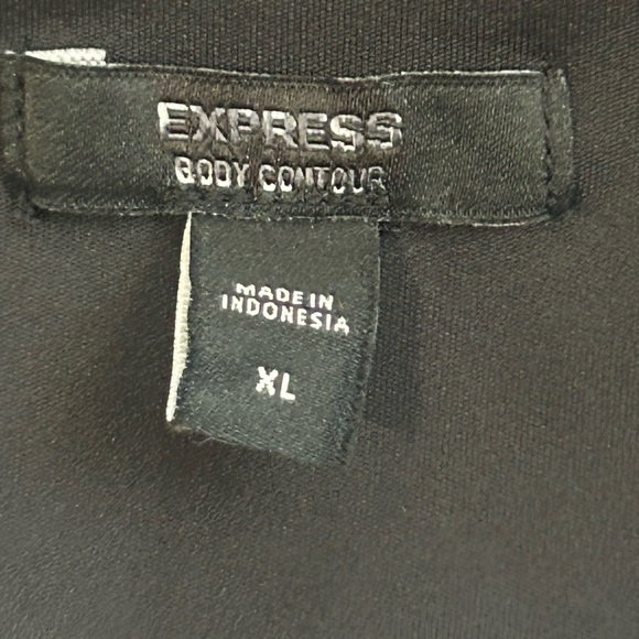 Express Body Contour High Compression Scoop Neck Tong Bodysuit - Picture 6 of 6